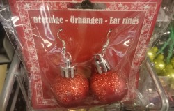 Brincos de Natal à venda em loja da Dinamarca.